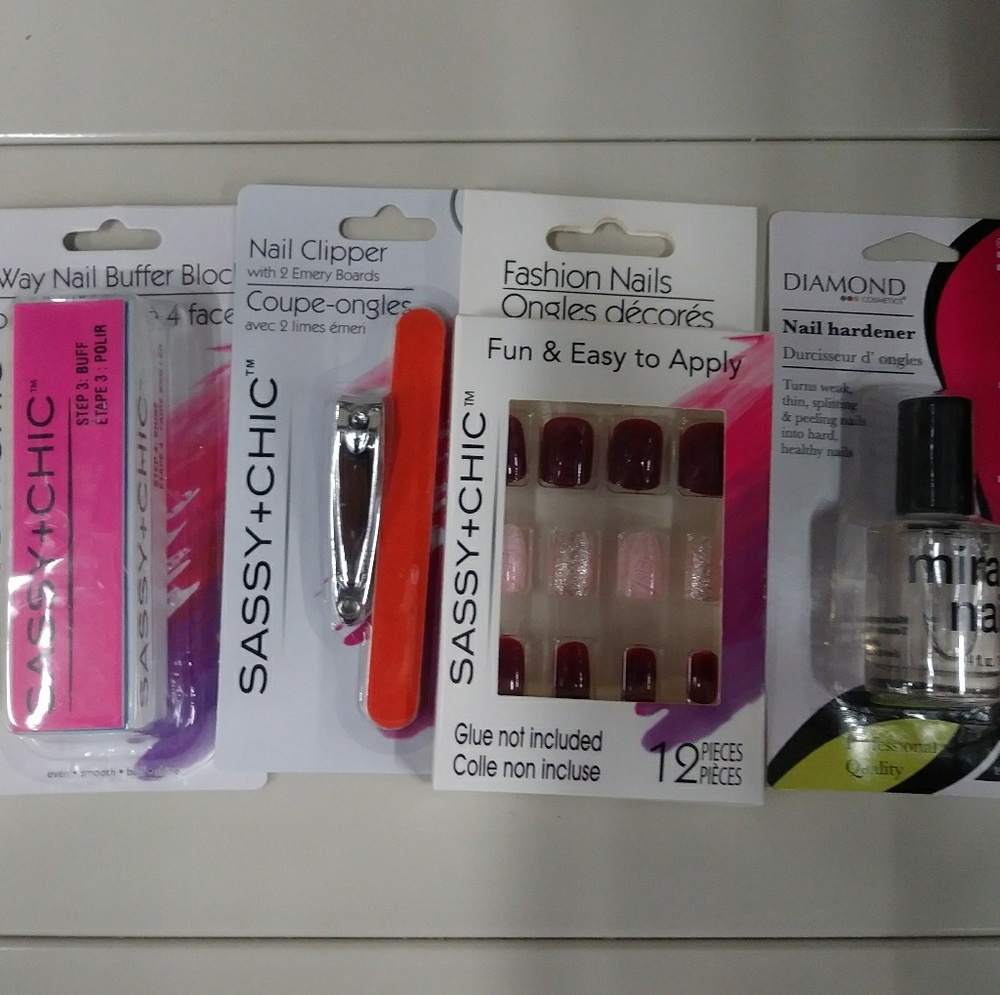 Sassy + Chic Nail Set